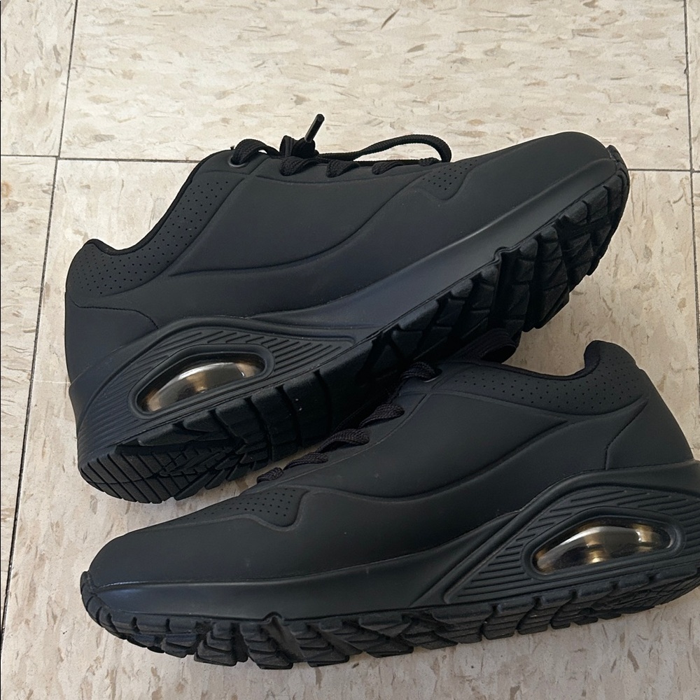 Skechers Women’s Black Sneakers